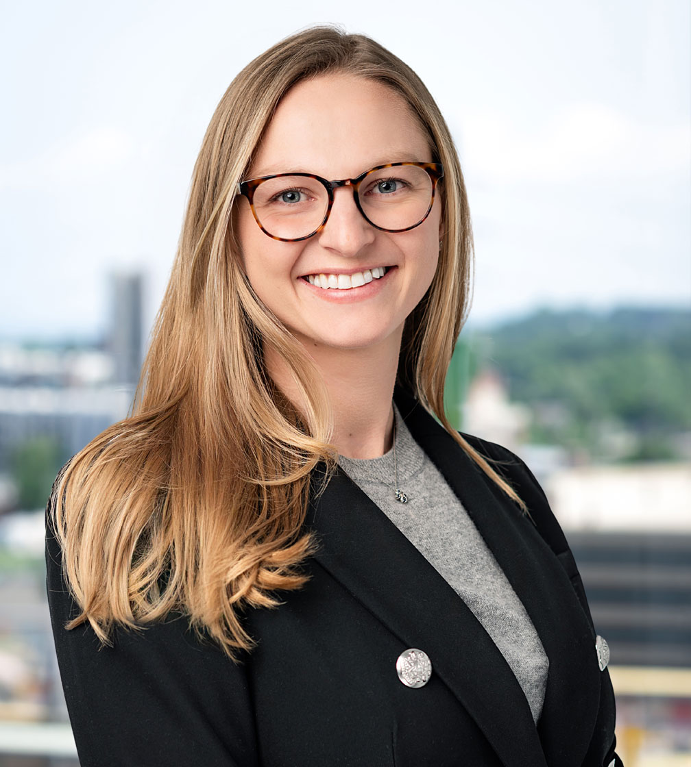 Courtney Close photo